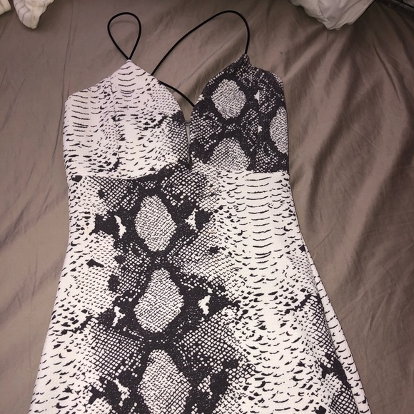 Snakeskin print midi dress - Picture 2 of 8